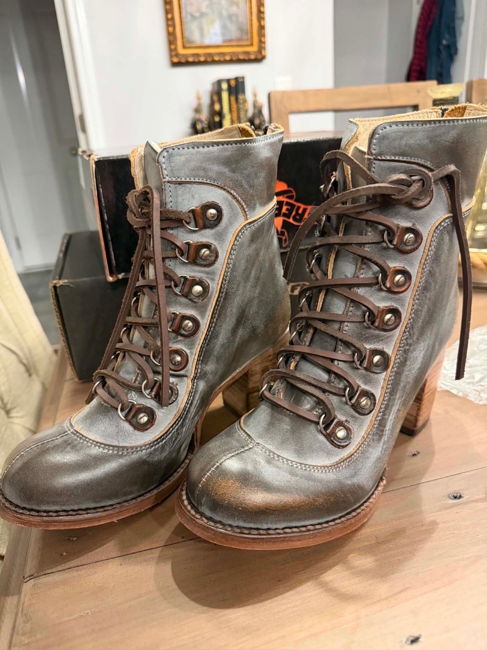EUC- Freebird “Borow” boots in color Ice. Size 7.